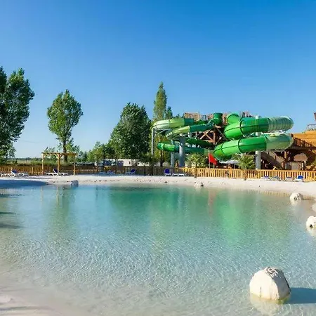 Club Aunis Vendee Mobilhome 6 Pers Campsite